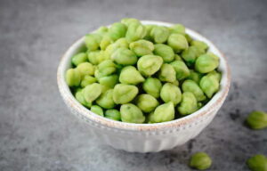 Green chickpeas